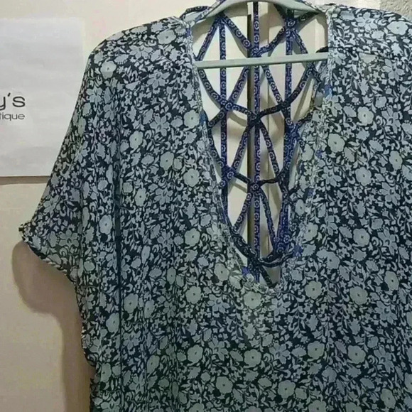 Jessica Simpson summer time cover up poolside cuteness 2x - Picture 2 of 9